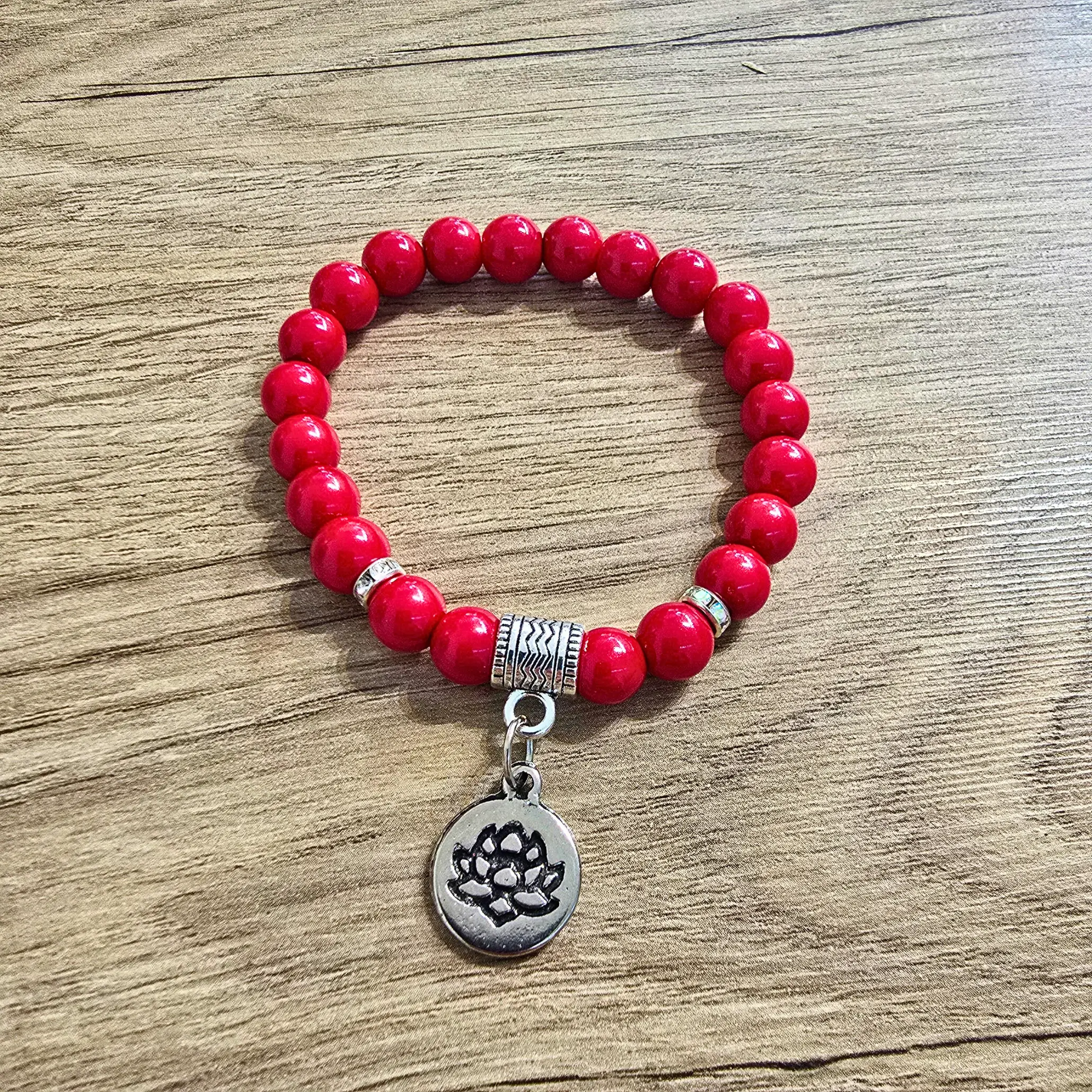 Pulsera Roja con Dijes